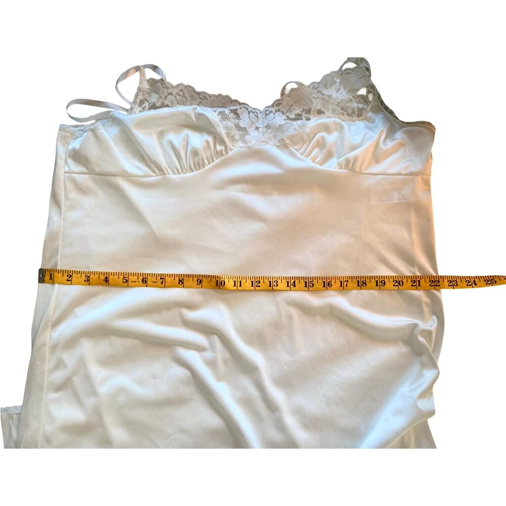 Vintage Vassarette Nylon Full Slip 1970s Lace V-Bodice Ivory Size 44 - Picture 11 of 14